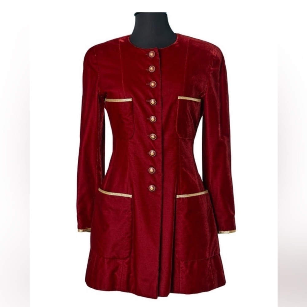 Chanel Vintage Runaway 1993 CC Buttons Single Breasted Coat Burgundy Velvet - Picture 5 of 17